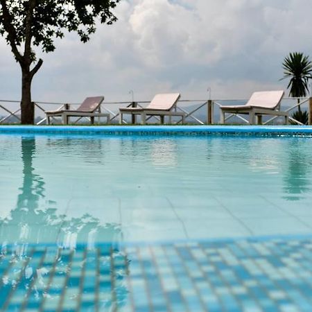 Pili Pili Boutique Hotel Kigali Bagian luar foto