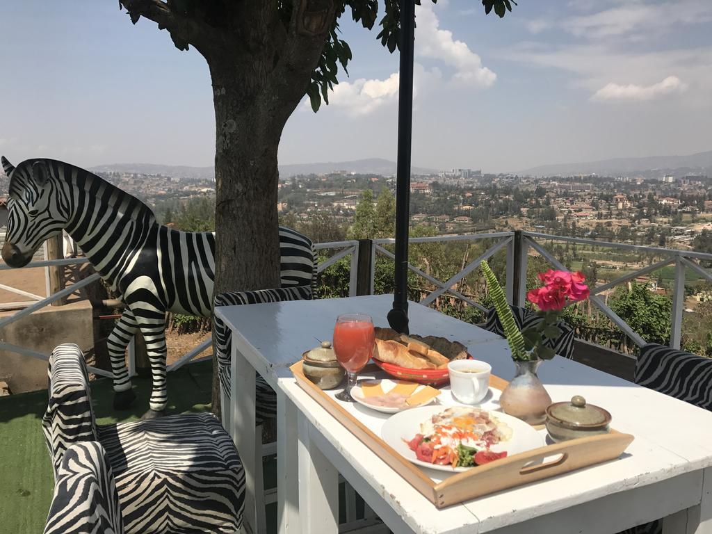 Pili Pili Boutique Hotel Kigali Bagian luar foto